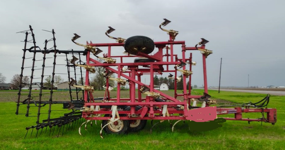 1996 WIL-RICH 2800 Field Cultivator - Image 5